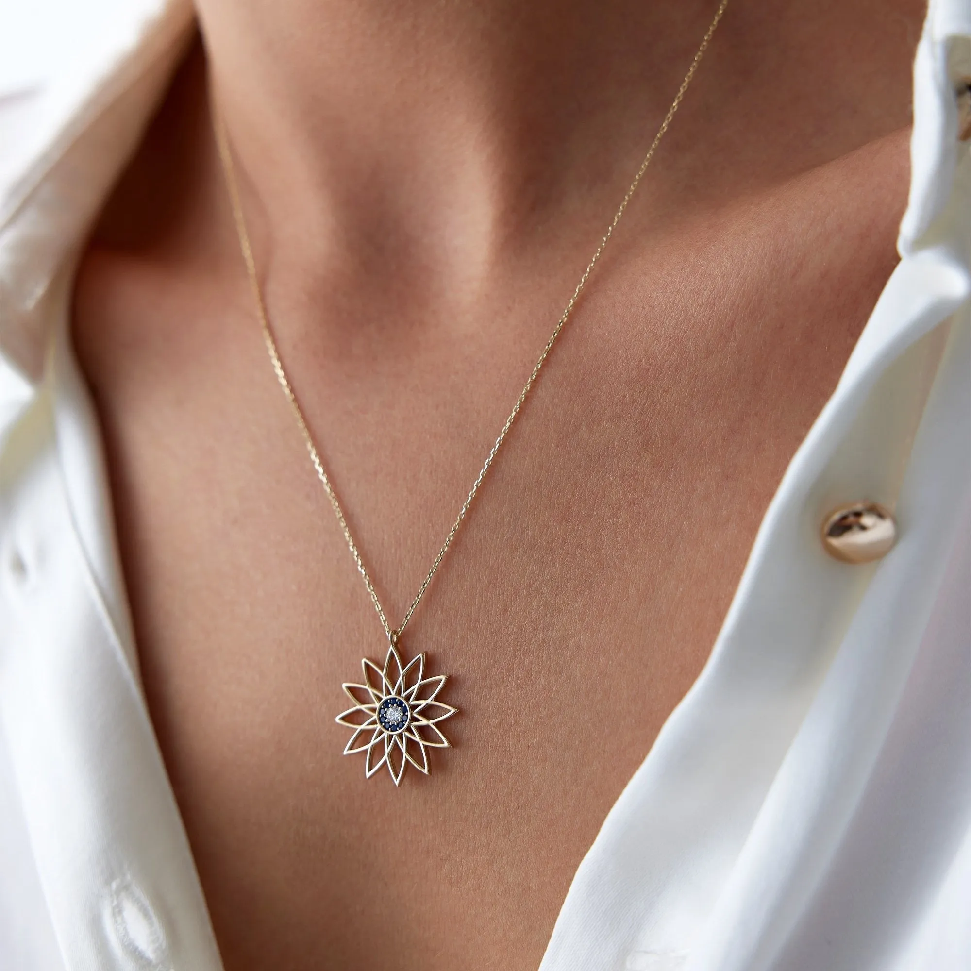 14k Gold Daisy Eye Necklace