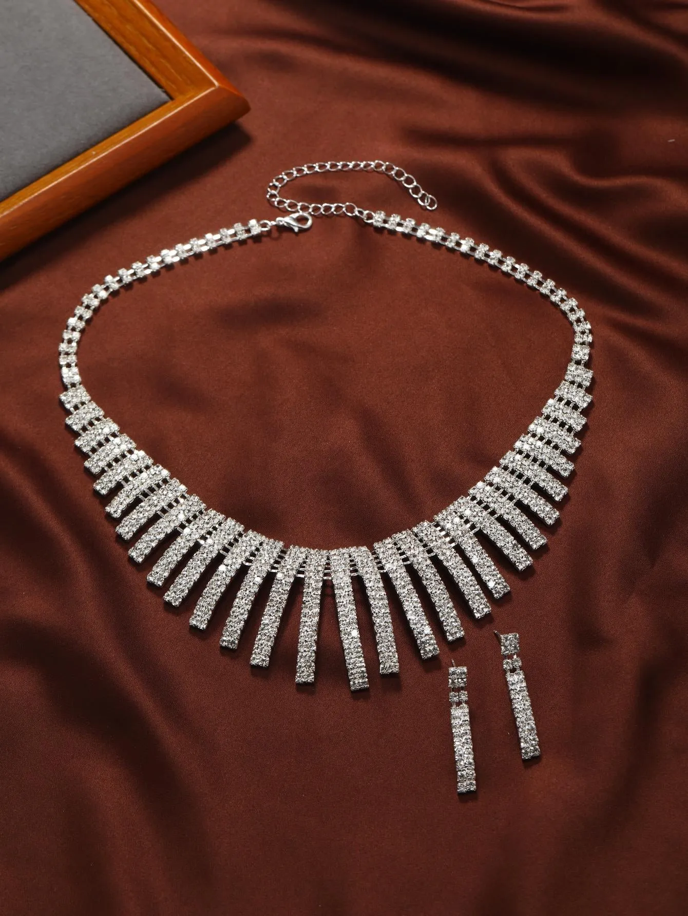 3pcs Gorgeous Bridal Rhinestone Necklace And Earring Set