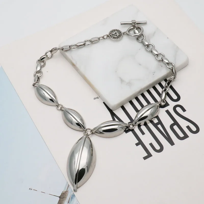 AK gorgeous silver tone Necklace