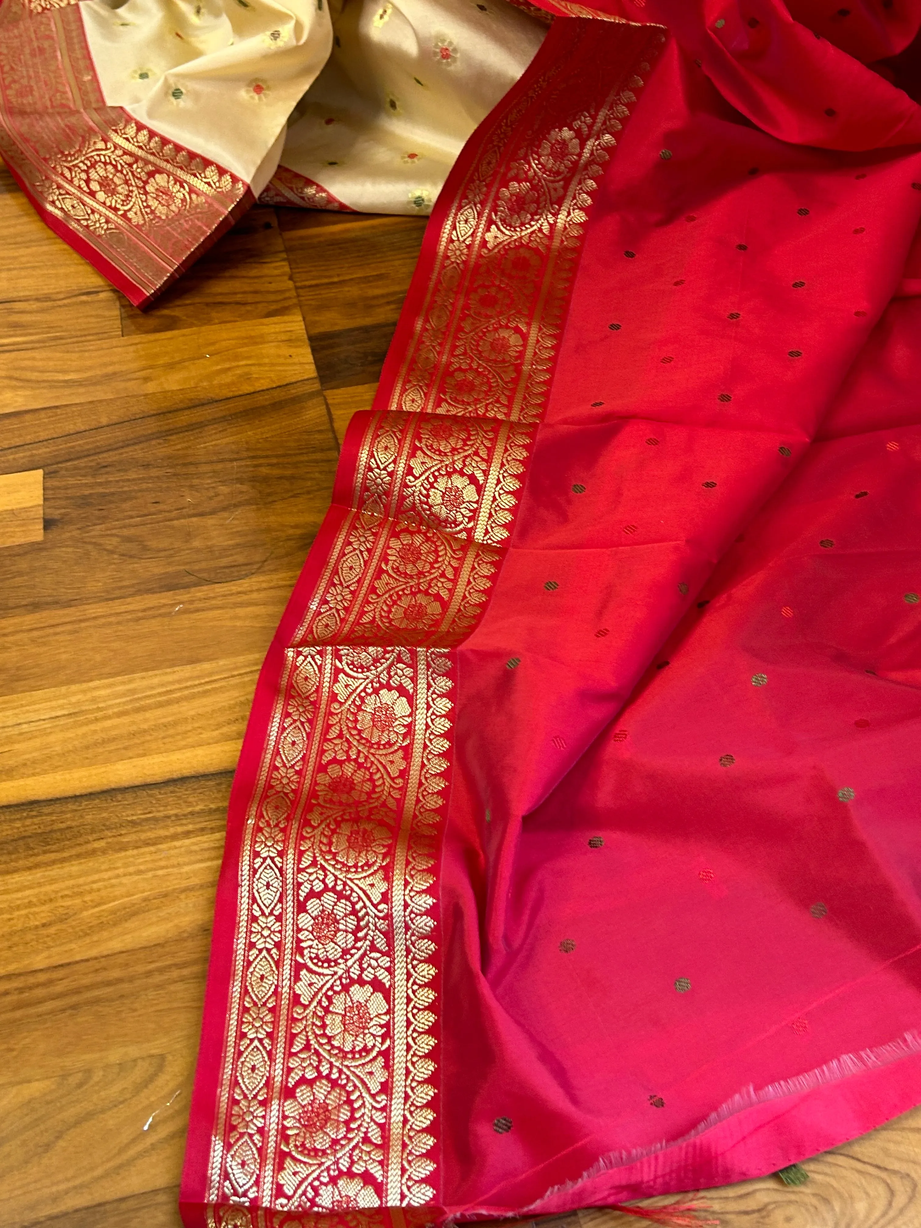 Banarasi Silk Saree In Cream & Red