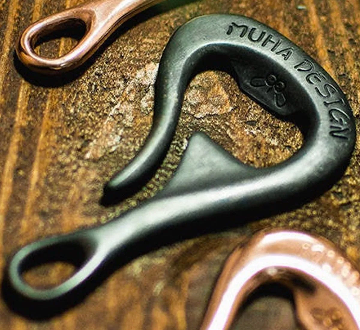 BRONZE BOTTLE OPENER KEYCHAIN / BLACK