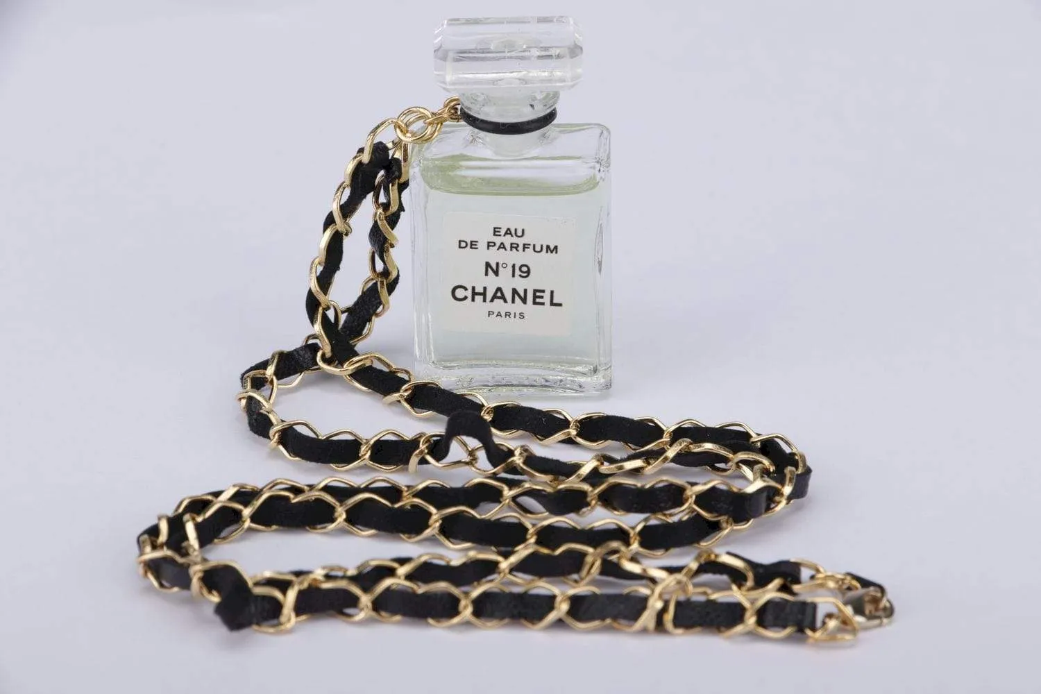 Chanel N_19 Perfume Necklace GHW 60cm