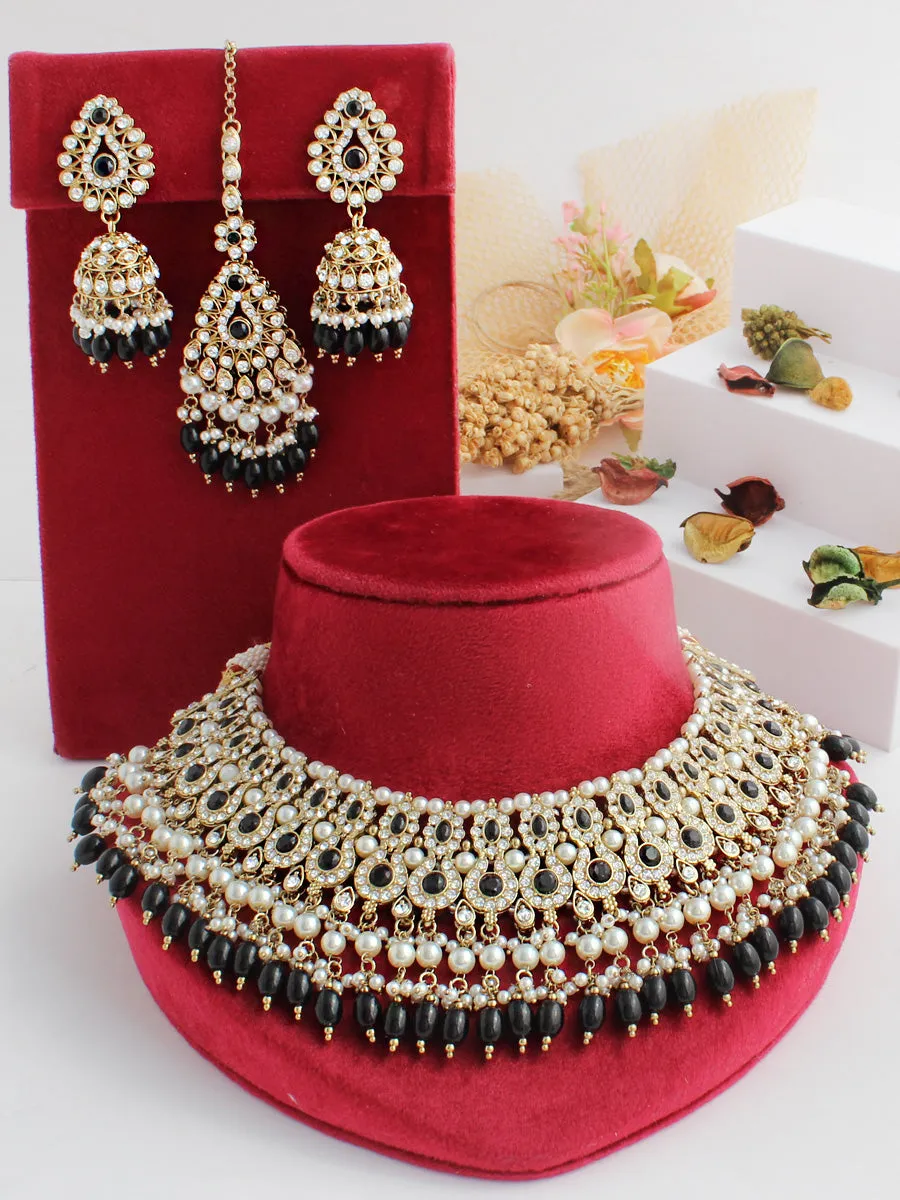 Heena Bib Necklace Set