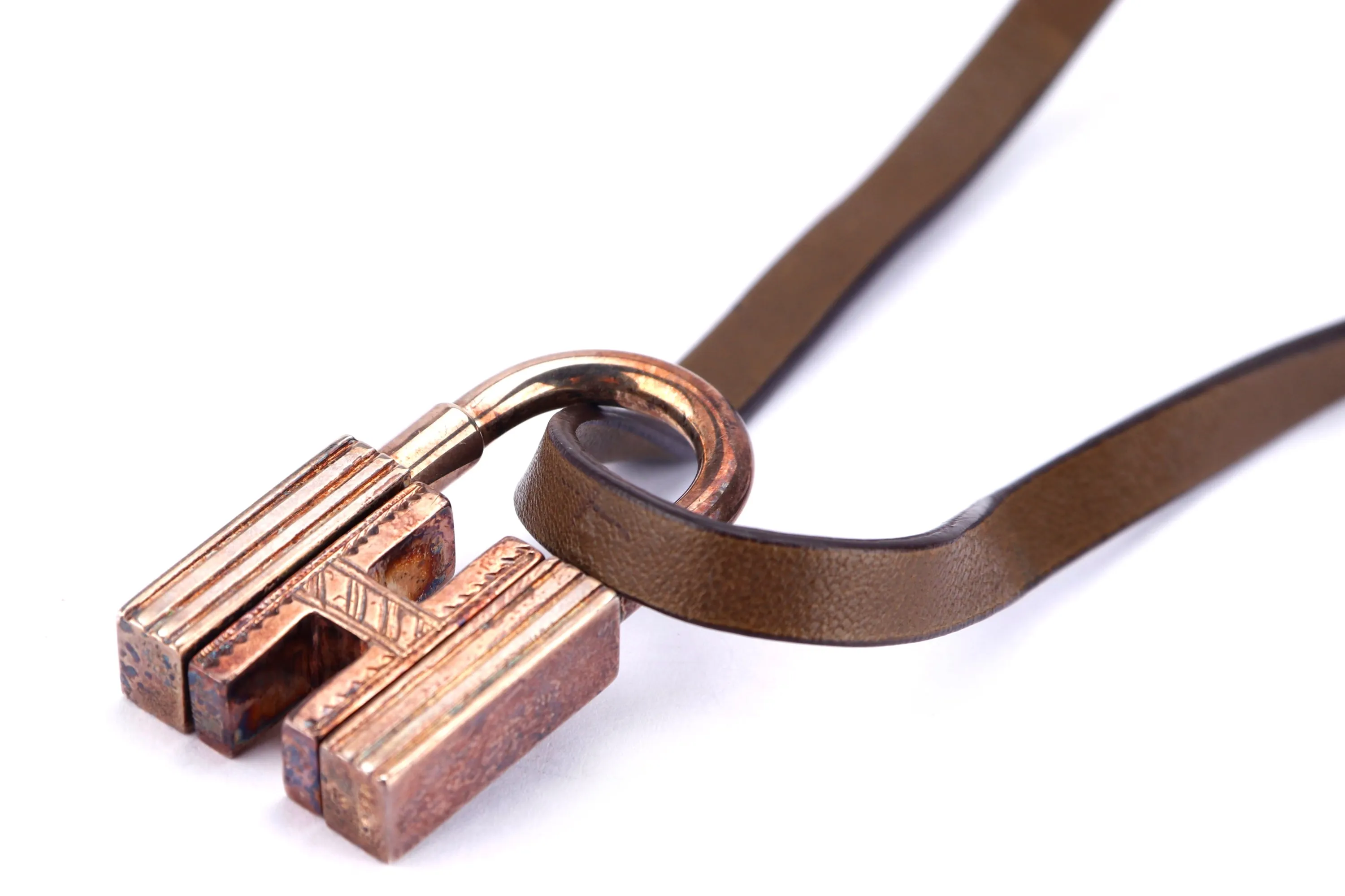 HERMES TOUREG SV925 H LOCK TRIBE NECKLACE WITH KHAKI LEATHER STRAP