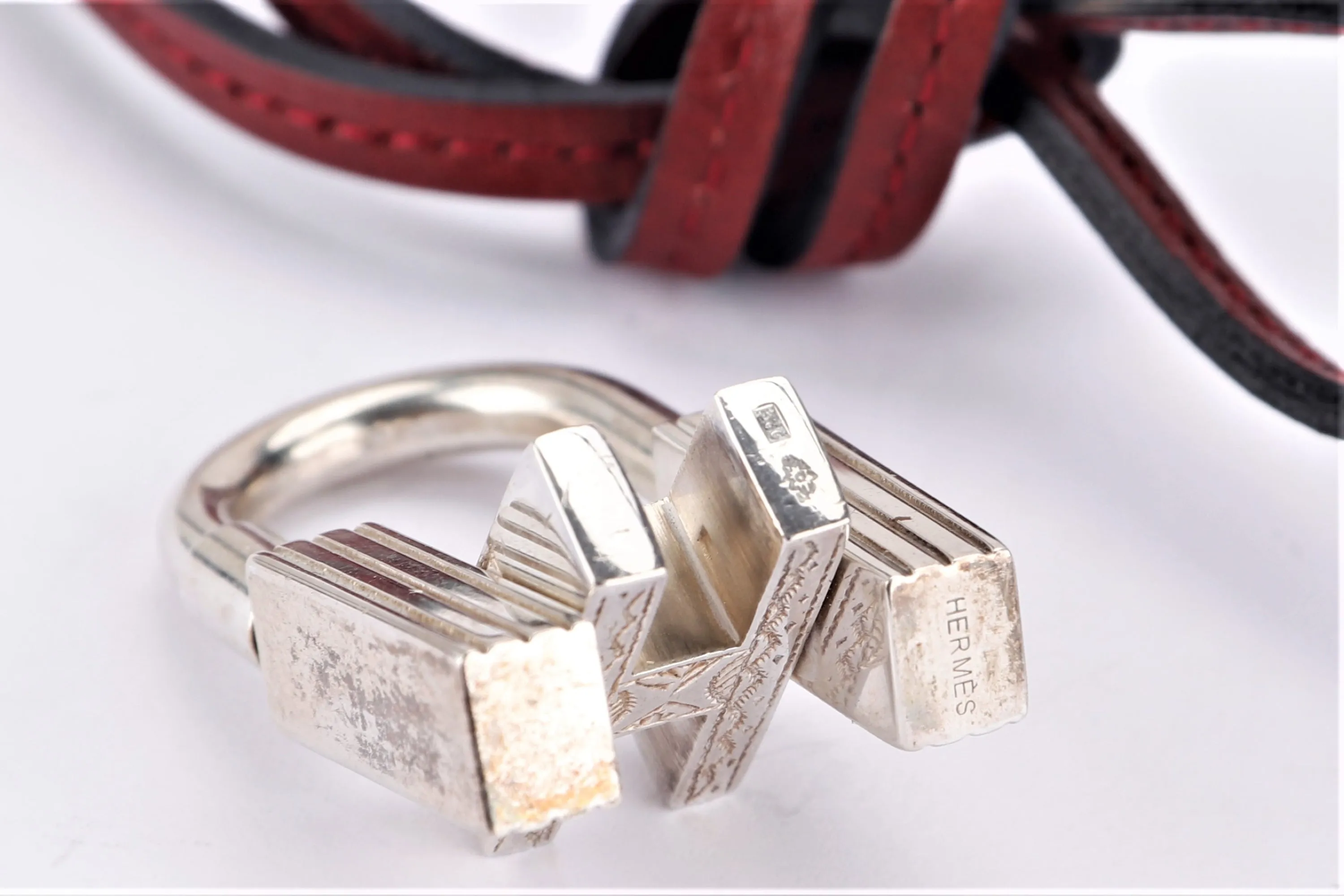 HERMES TOUREG SV925 H LOCK TRIBE NECKLACE WITH RED LEATHER STRAP