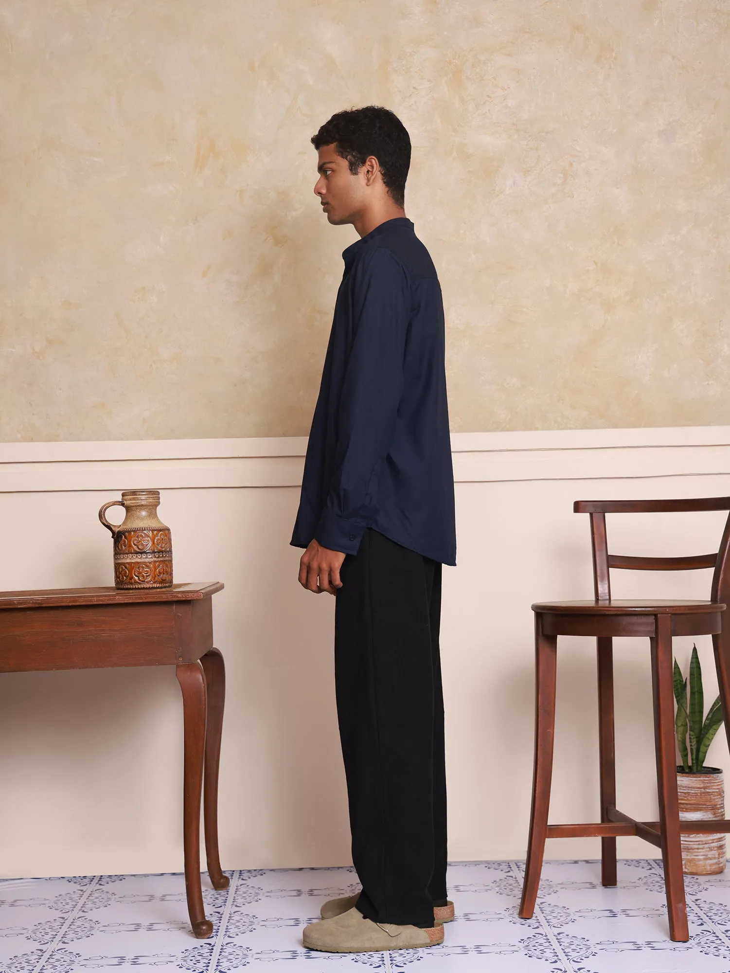 Hidden placket detailed soft cotton shirt