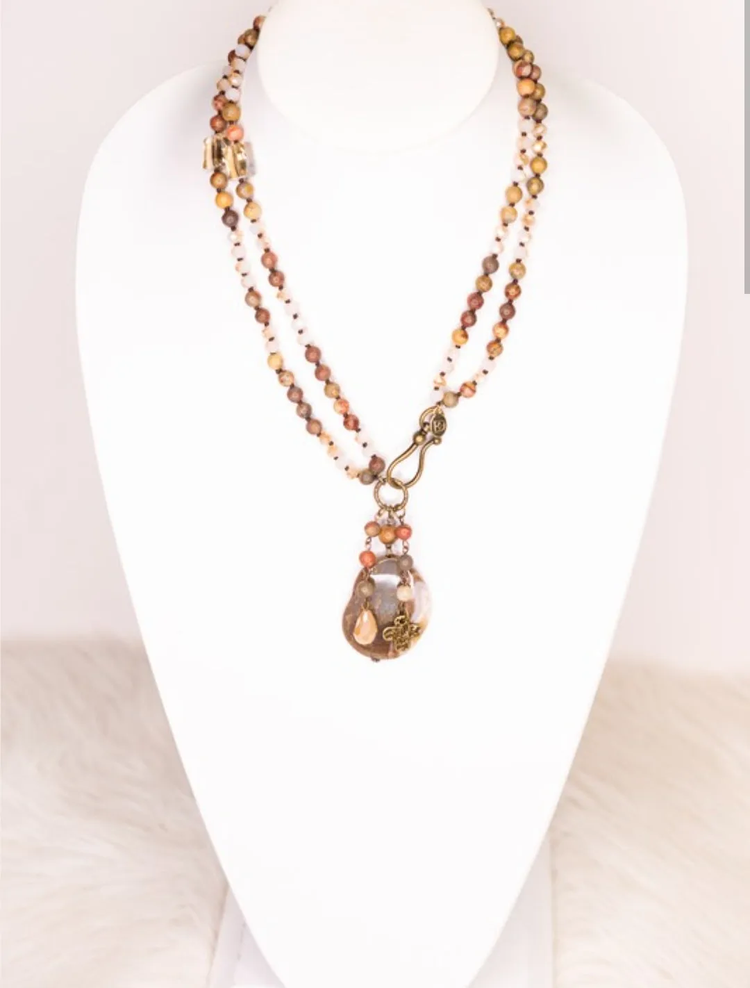 Maple Stone pendant necklace *