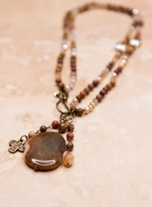 Maple Stone pendant necklace *