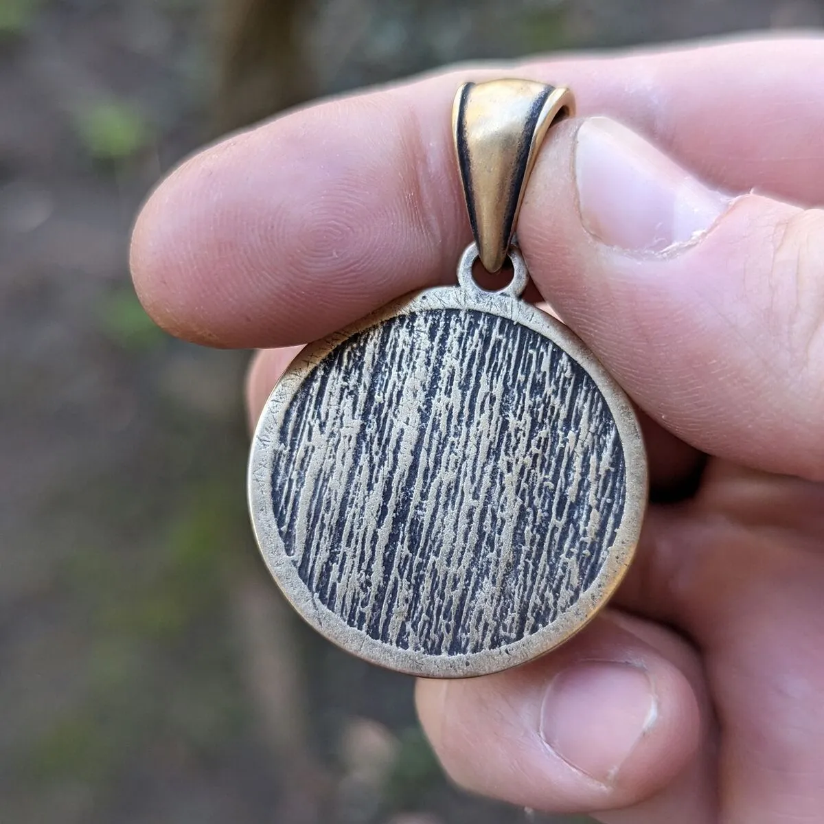 Raven Banner bronze pendant
