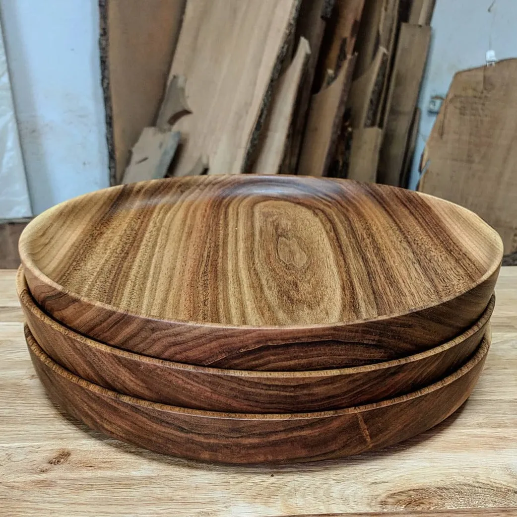 ROUND WALNUT TRAY / WOODEN SERVING BOARD