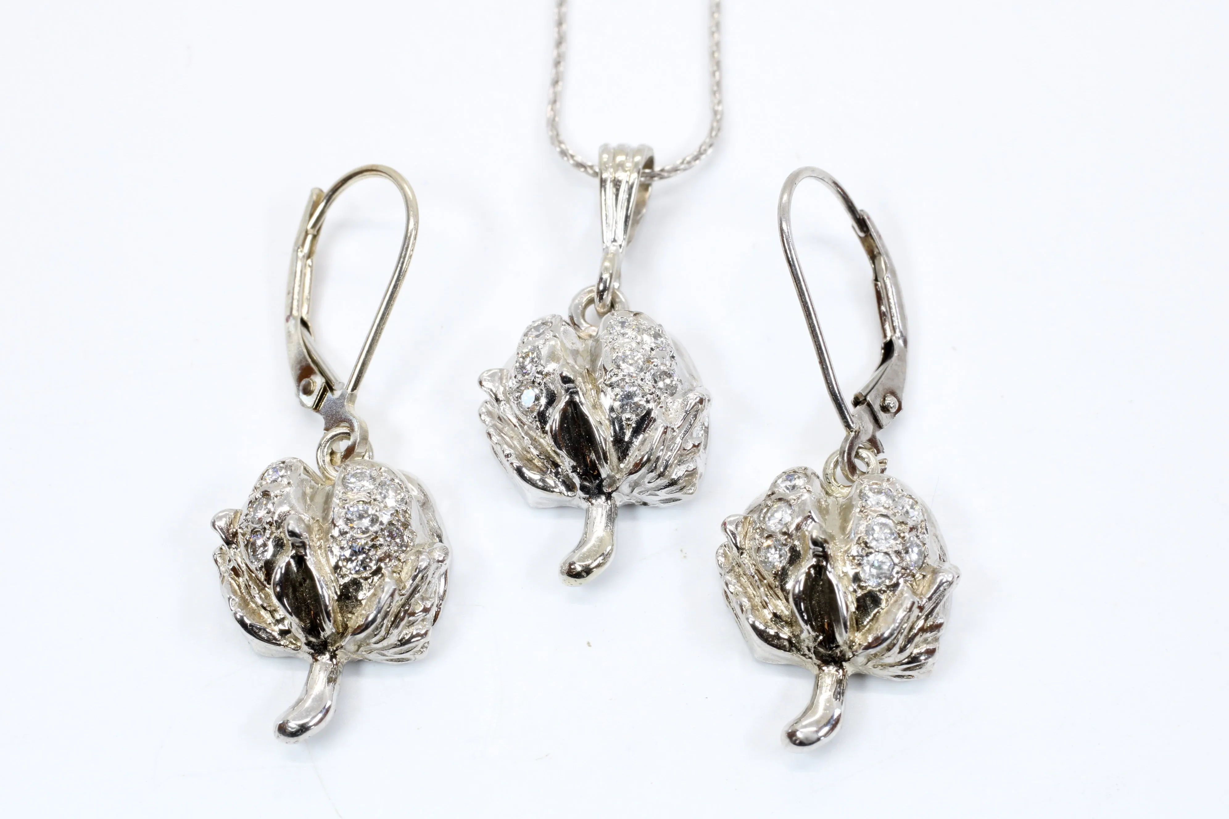 Set of Diamond Cotton Boll Necklace and Earrings in White Gold