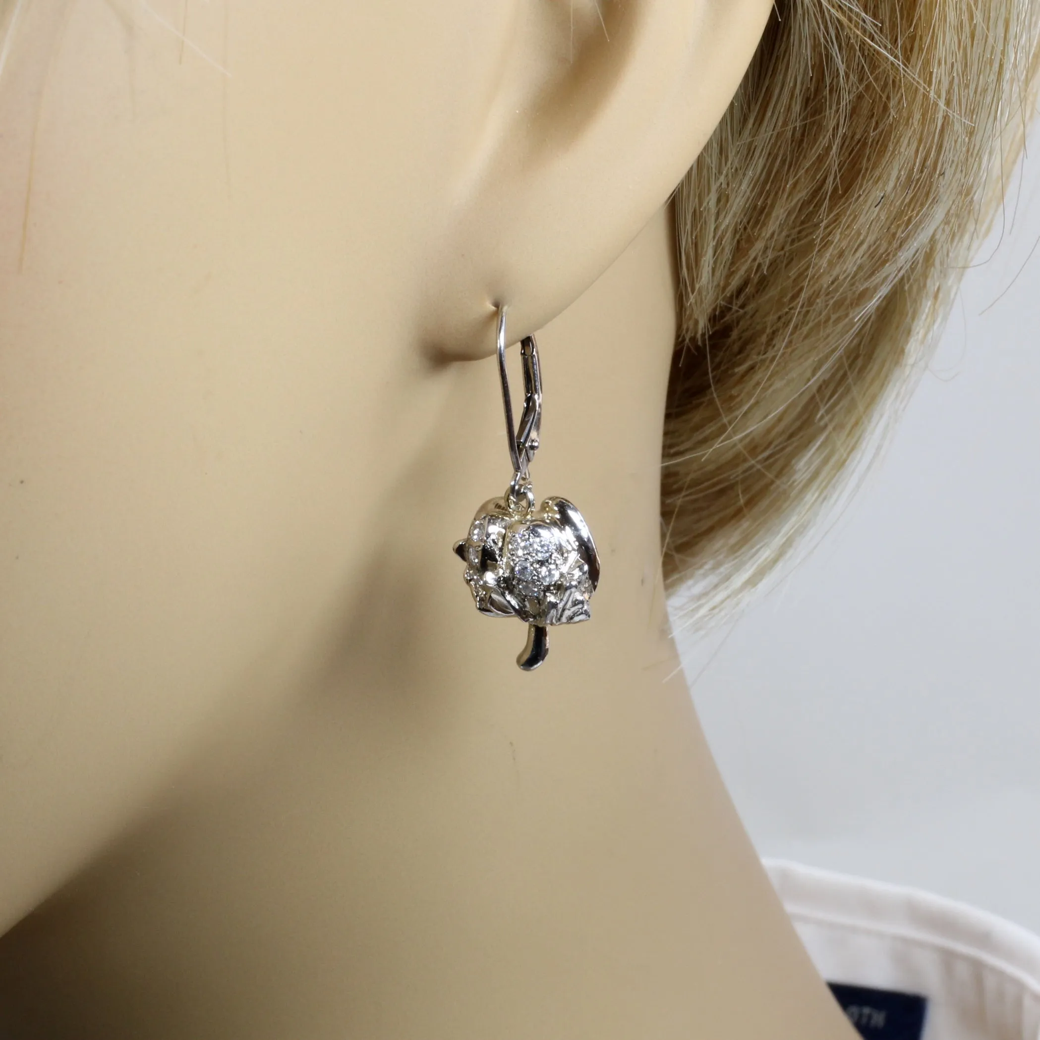 Set of Diamond Cotton Boll Necklace and Earrings in White Gold