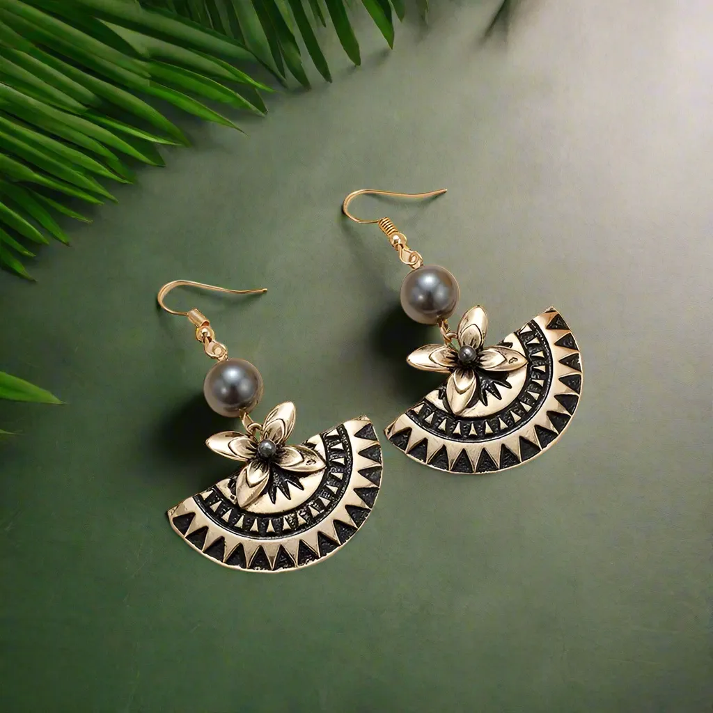 Tavarua Necklace Set