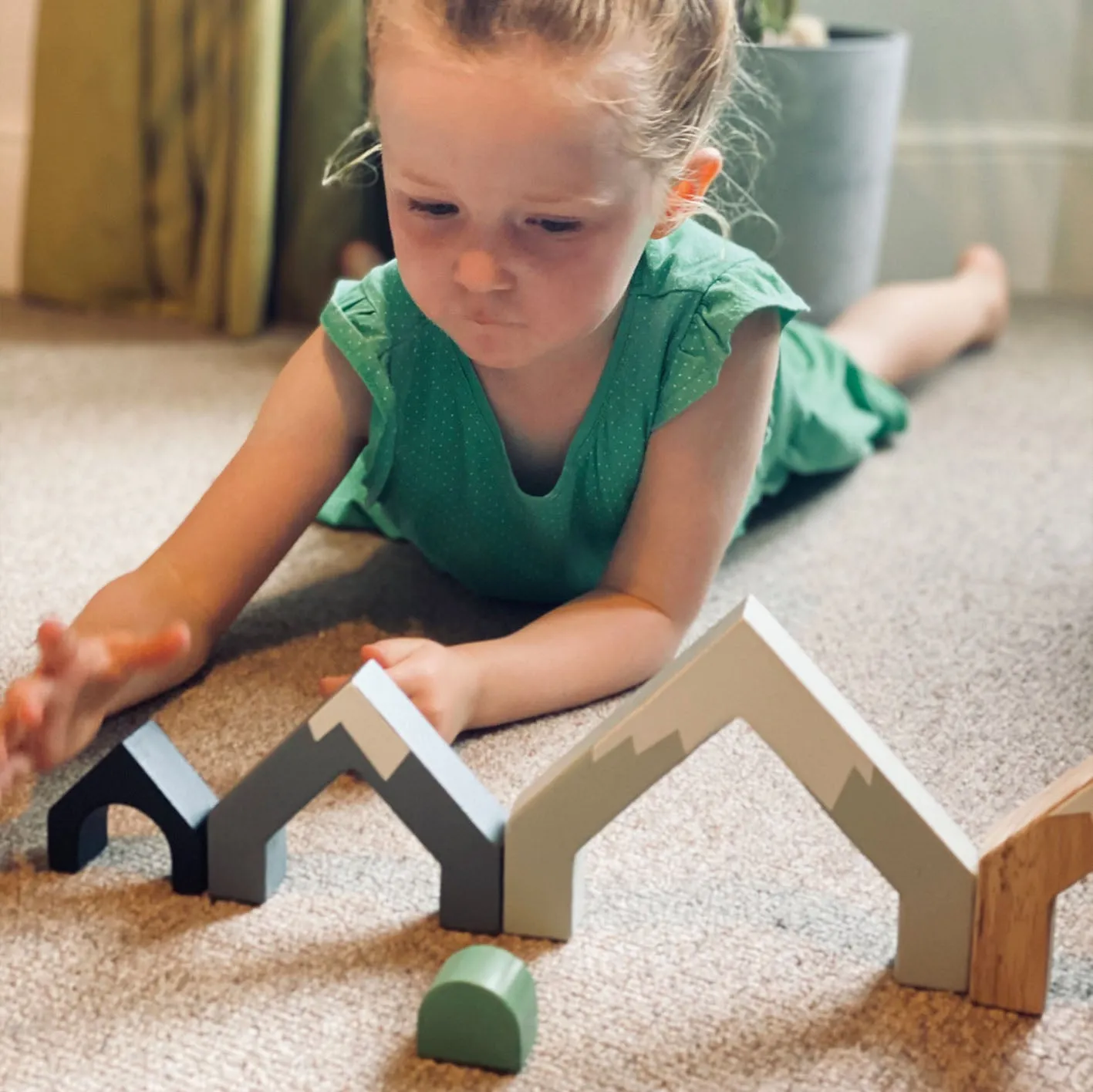 Tender Leaf Wooden Toy Mountain Pass Stack