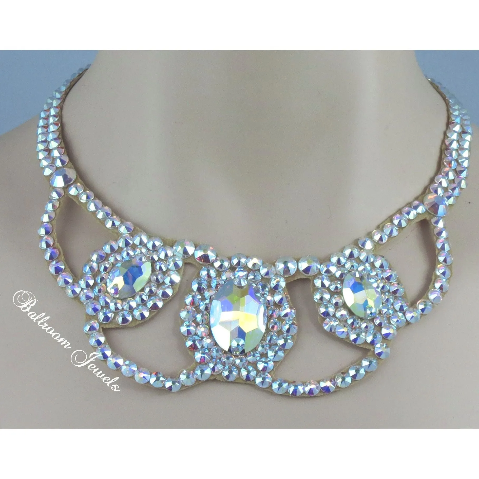 Three ovals Ballroom Necklace