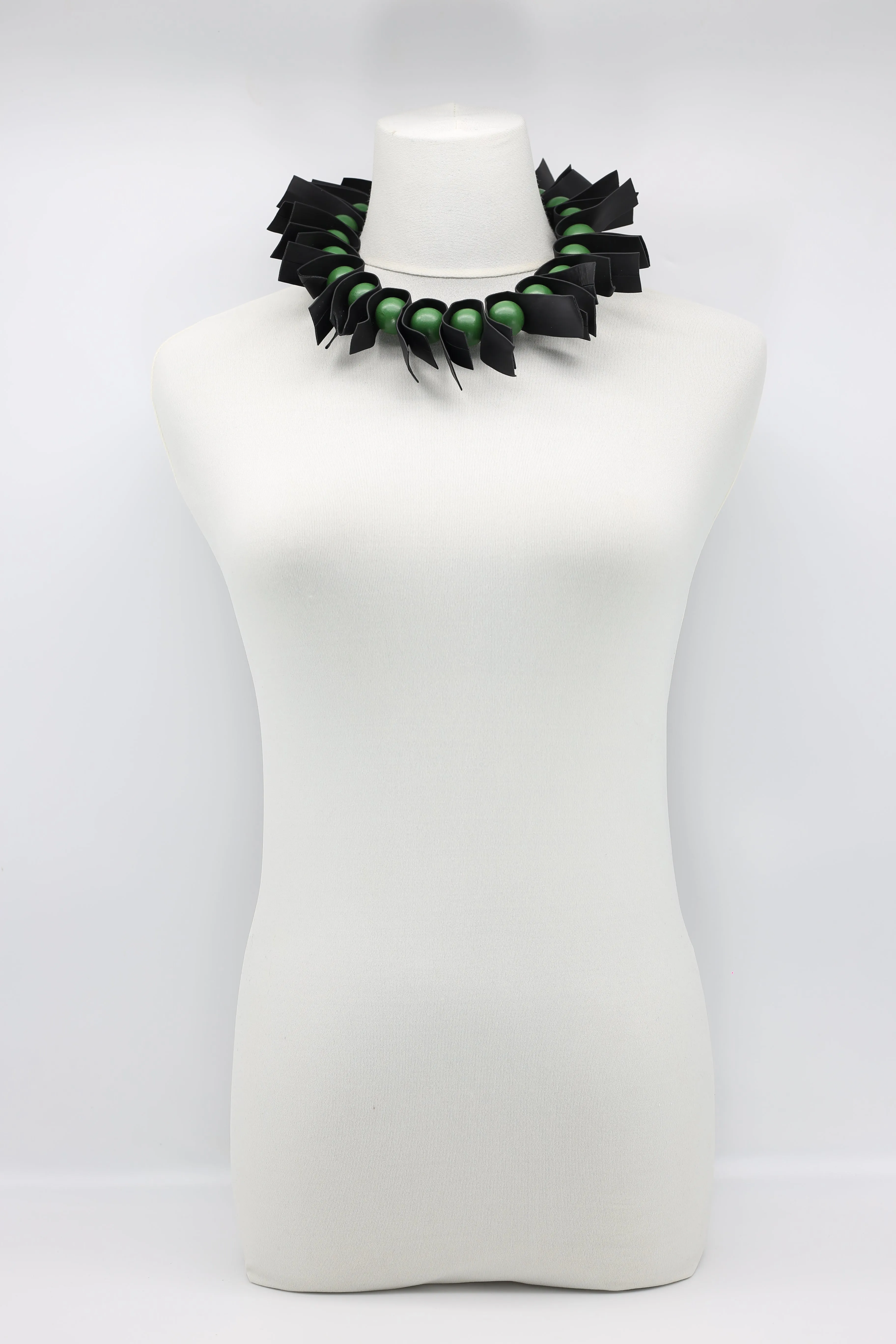 U-shaped Leatherette & Round Beads Necklace
