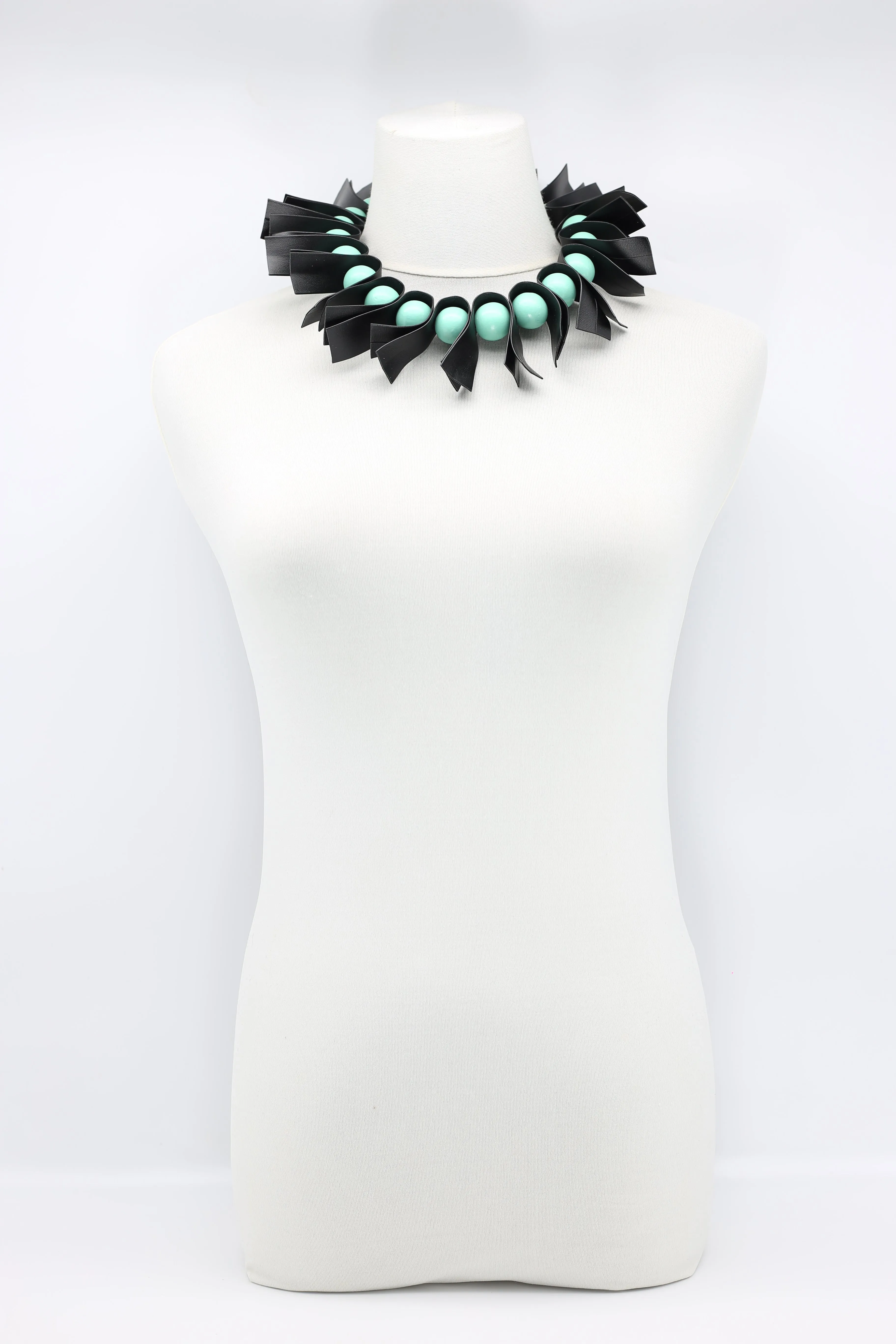 U-shaped Leatherette & Round Beads Necklace