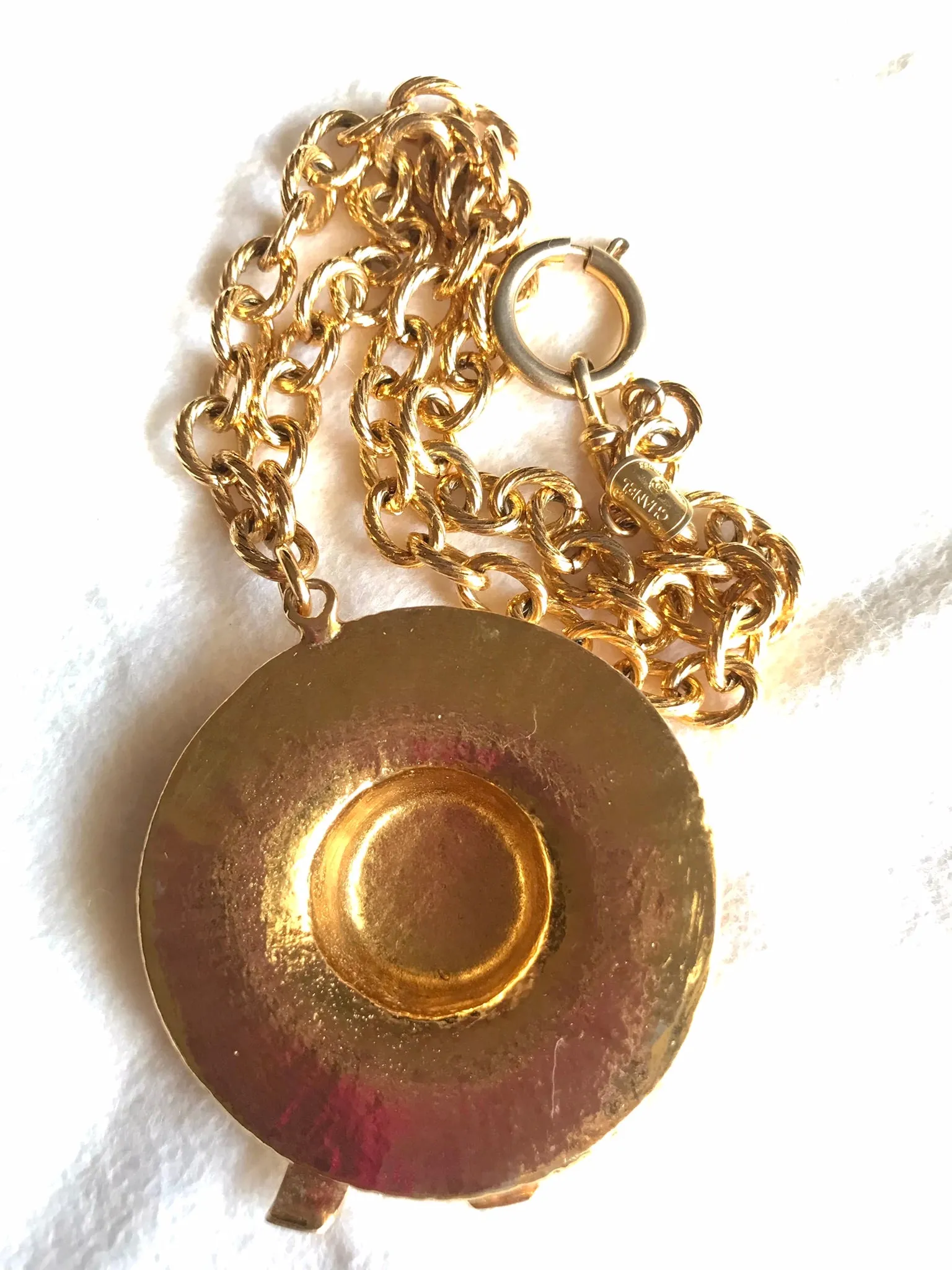 Vintage CHANEL golden chain necklace with dangling hat top. Gorgeous vintage masterpiece. 0406016