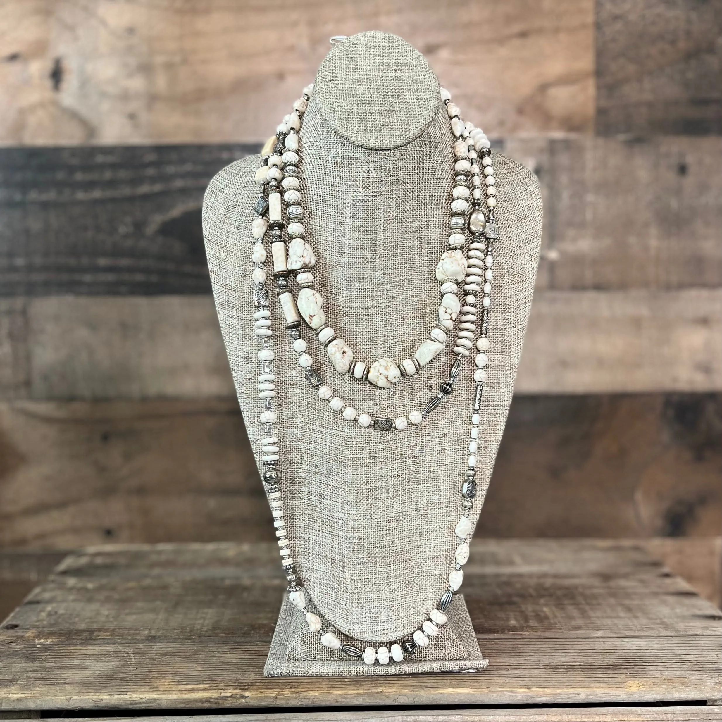 White Raven Chunky Necklace
