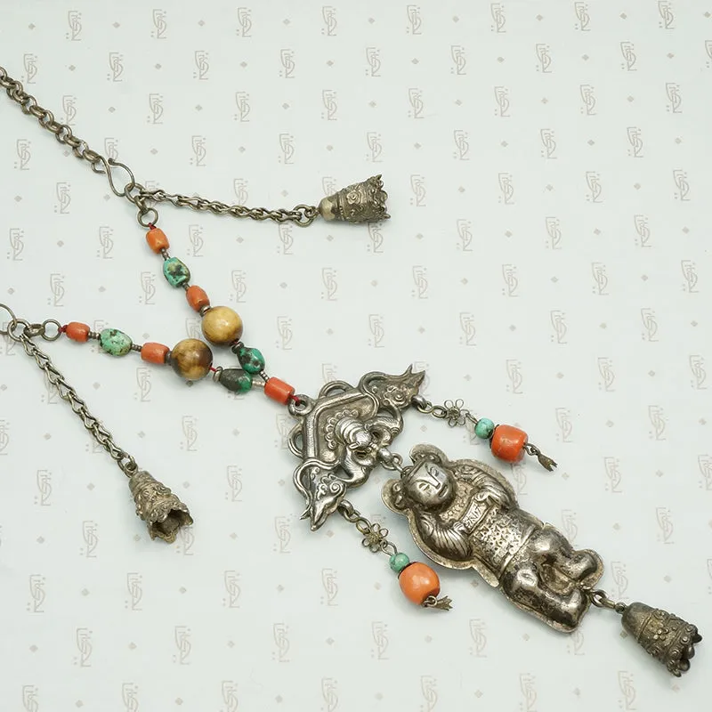 Wonderfully Detailed Antique Chinese Necklace