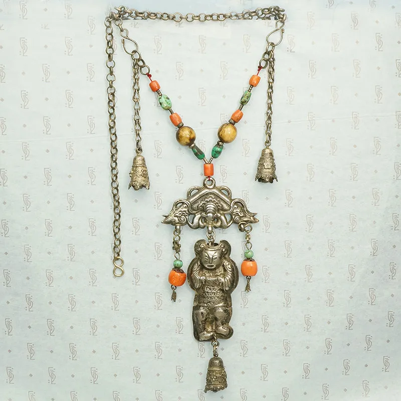 Wonderfully Detailed Antique Chinese Necklace